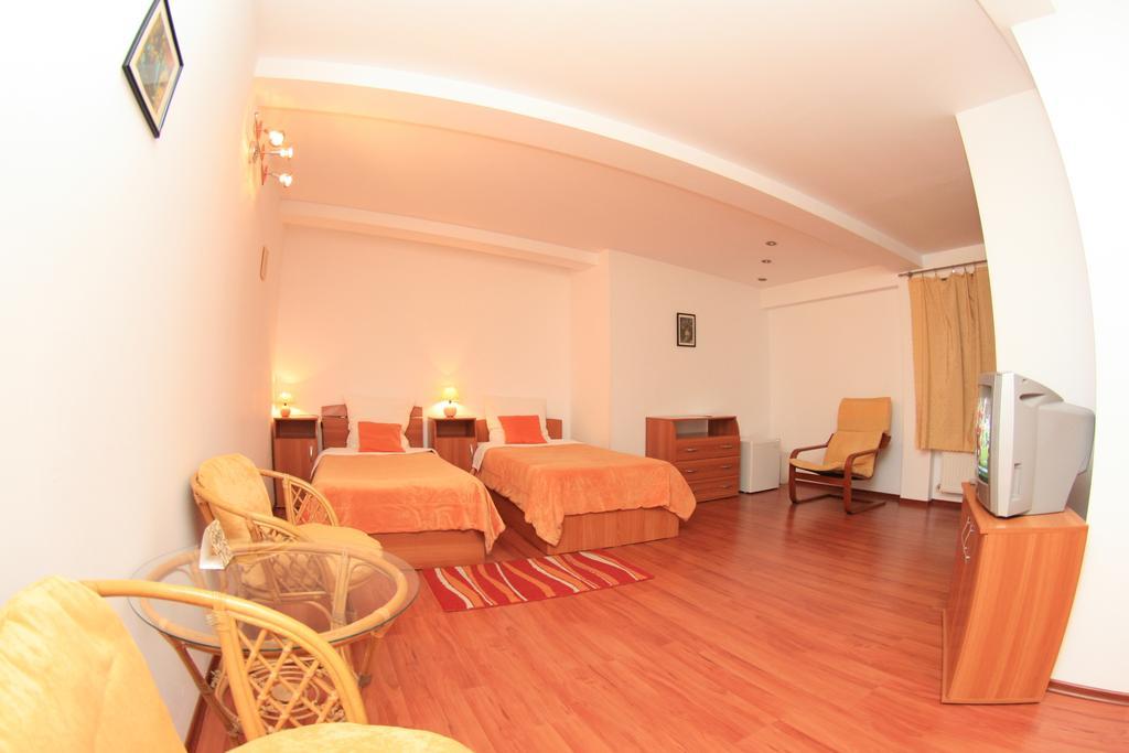 Pensiunea Studio Bacau Exterior photo