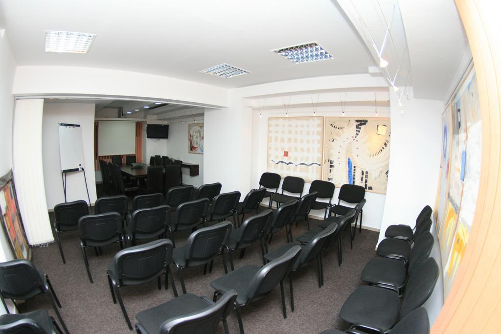 Pensiunea Studio Bacau Exterior photo